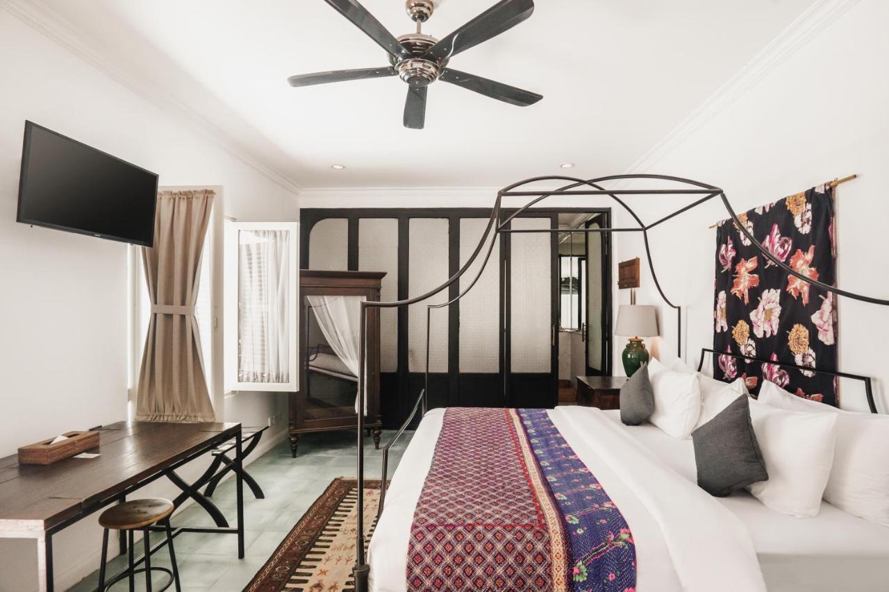 Brown Feather Hotel 3*